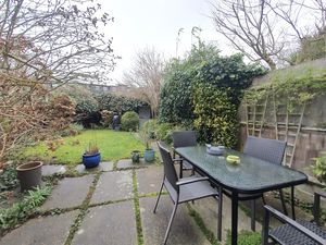 Private Garden- click for photo gallery